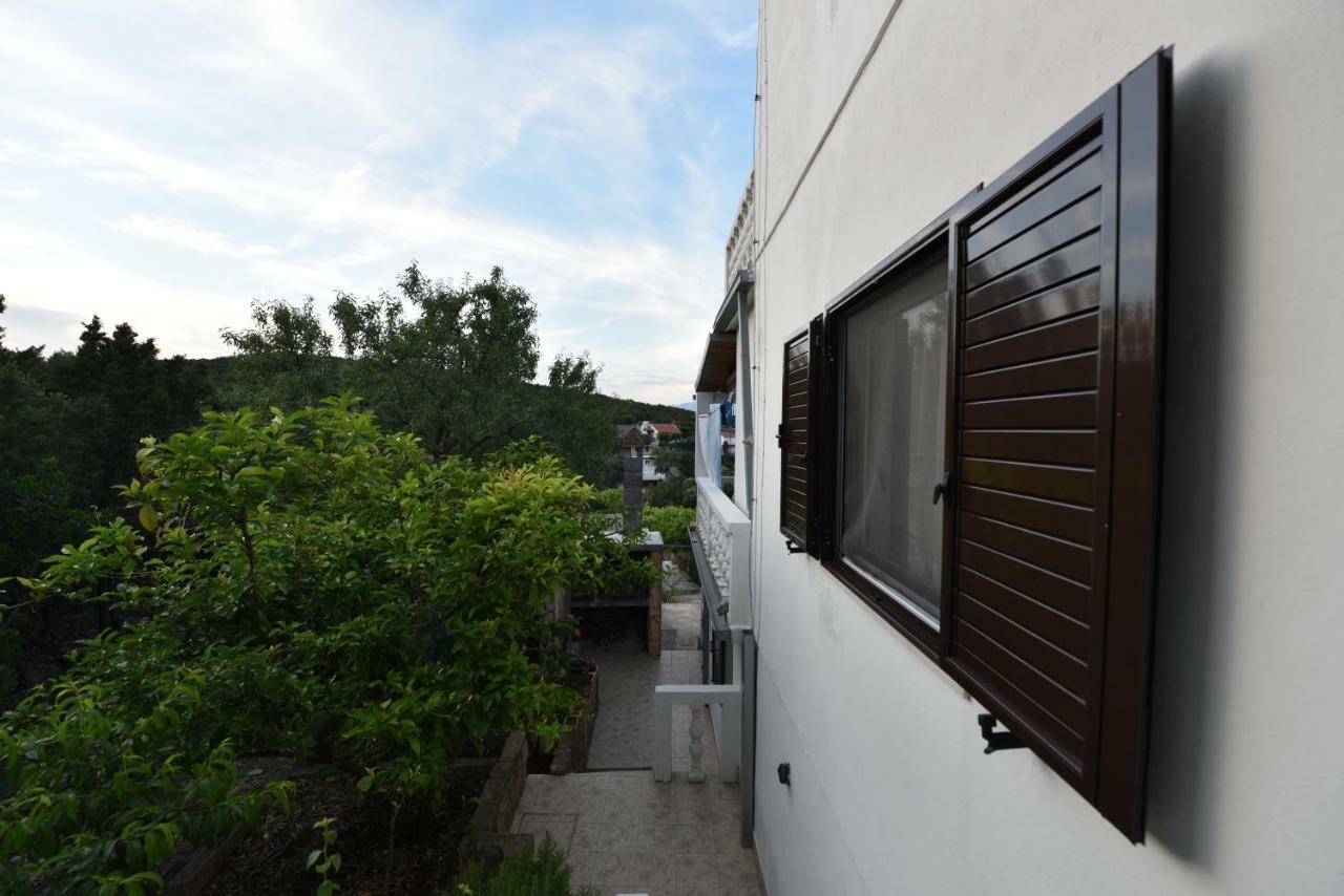 Apartmani Marko Gdinj Exterior foto